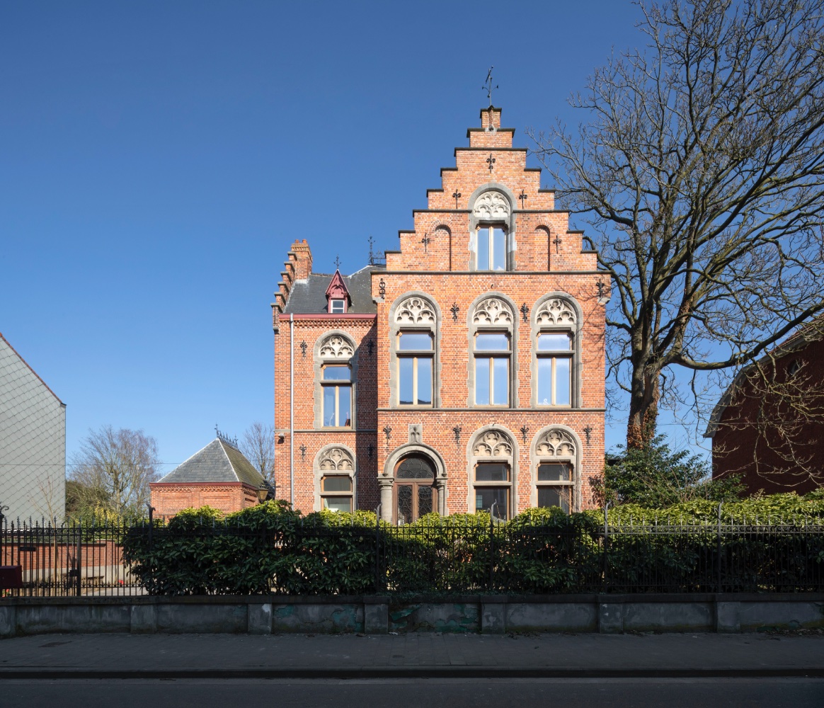 woning in Gentbrugge met een bio zwembad of biopool in een parktuin 