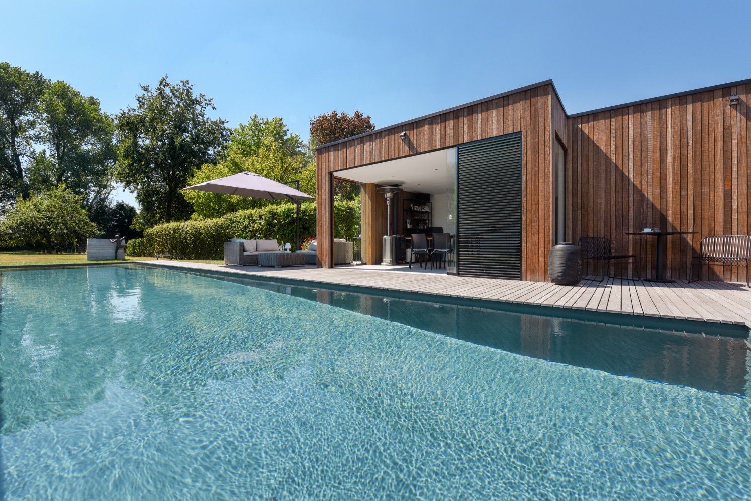 biopool met poolhouse